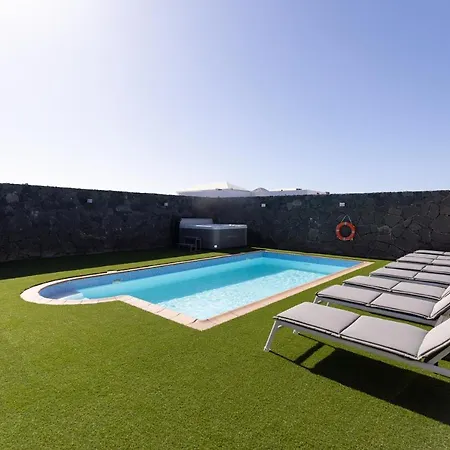 Penguina Play Blanca Lanzarote * Πλάγια Μπλάνκα